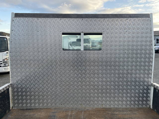 三菱ふそうキャンター平ボディ小型（2t・3t）[写真11]