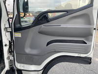 三菱ふそうキャンター平ボディ小型（2t・3t）[写真25]