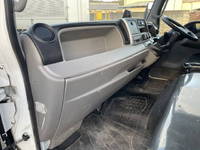 三菱ふそうキャンター平ボディ小型（2t・3t）[写真28]