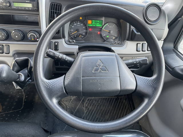 三菱ふそうキャンター平ボディ小型（2t・3t）[写真30]