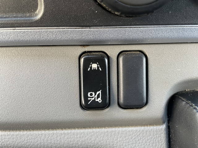 三菱ふそうキャンター平ボディ小型（2t・3t）[写真33]