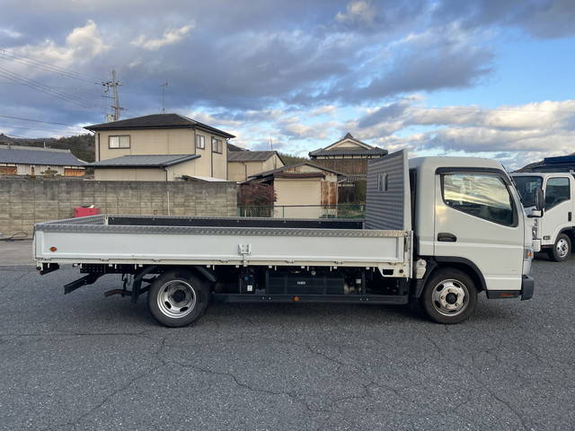 三菱ふそうキャンター平ボディ小型（2t・3t）[写真06]