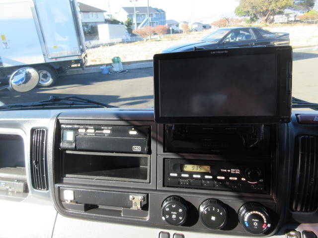 三菱ふそうキャンターアルミバン小型（2t・3t）[写真12]