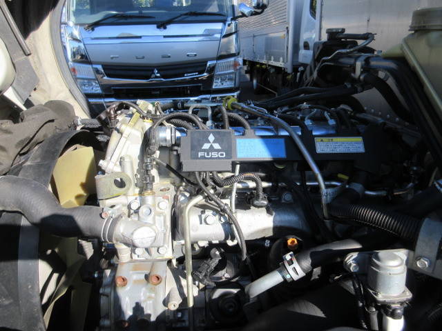 三菱ふそうキャンターアルミバン小型（2t・3t）[写真17]