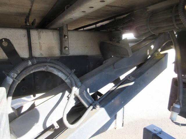 三菱ふそうキャンターアルミバン小型（2t・3t）[写真08]