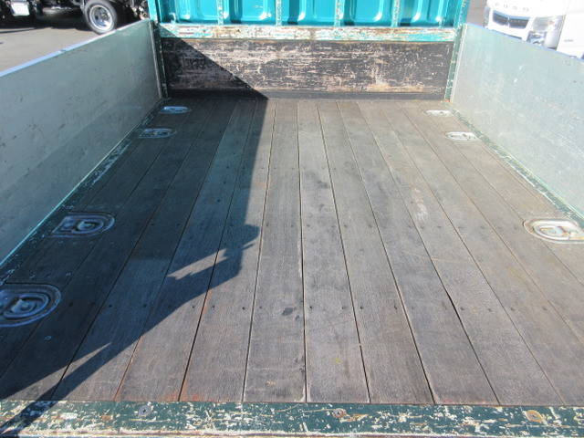 三菱ふそうキャンターダブルキャブ（Wキャブ）小型（2t・3t）[写真10]