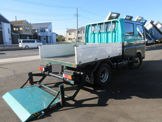 三菱ふそうキャンターダブルキャブ（Wキャブ）小型（2t・3t）[写真27]