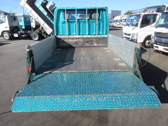 三菱ふそうキャンターダブルキャブ（Wキャブ）小型（2t・3t）[写真09]