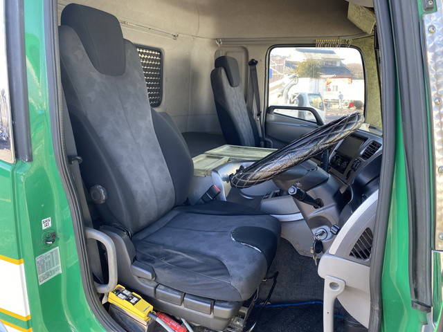 UDトラックスクオンコンテナ専用車大型（10t）[写真28]