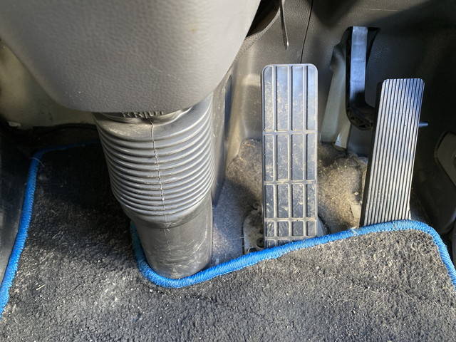 UDトラックスクオンコンテナ専用車大型（10t）[写真33]