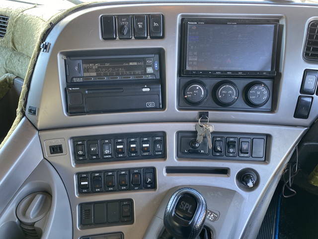 UDトラックスクオンコンテナ専用車大型（10t）[写真34]