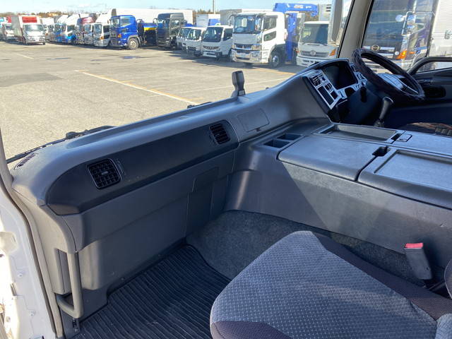 三菱ふそうスーパーグレートセルフローダー大型（10t）[写真32]