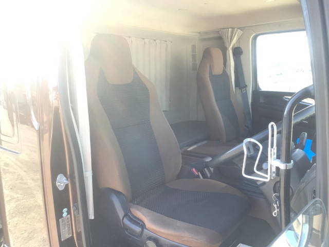 日野レンジャーアルミウイング中型（4t）[写真30]