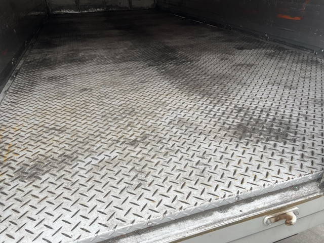 三菱ふそうキャンターアルミウイング小型（2t・3t）[写真10]