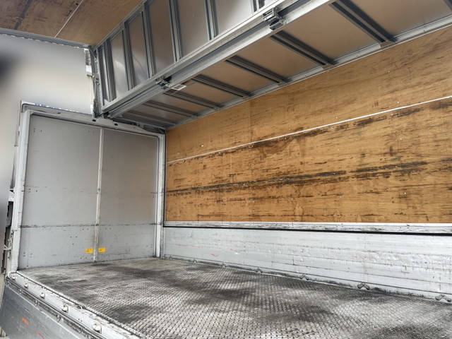 三菱ふそうキャンターアルミウイング小型（2t・3t）[写真11]