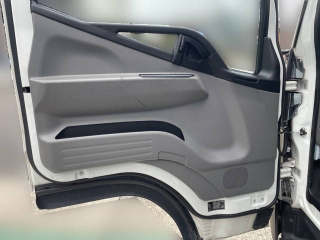 三菱ふそうキャンターアルミウイング小型（2t・3t）[写真27]