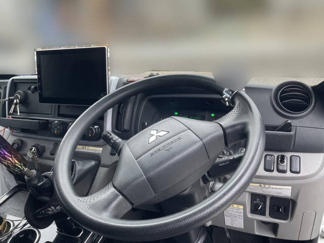 三菱ふそうキャンターアルミウイング小型（2t・3t）[写真33]