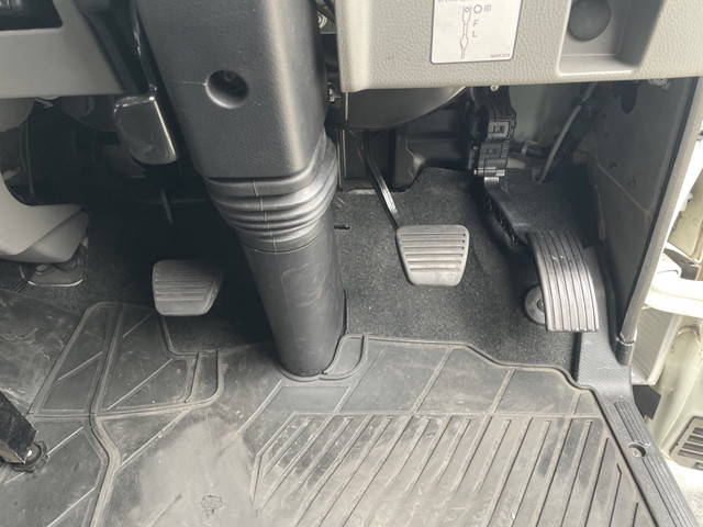 三菱ふそうキャンターアルミウイング小型（2t・3t）[写真36]