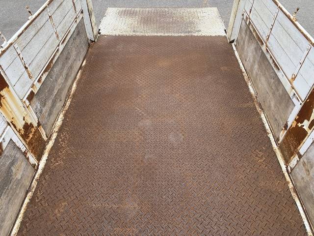 いすゞエルフ平ボディ小型（2t・3t）[写真12]