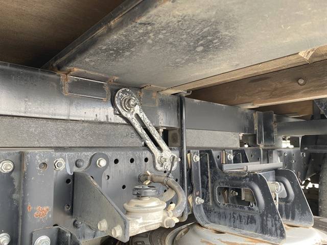 いすゞエルフ平ボディ小型（2t・3t）[写真24]