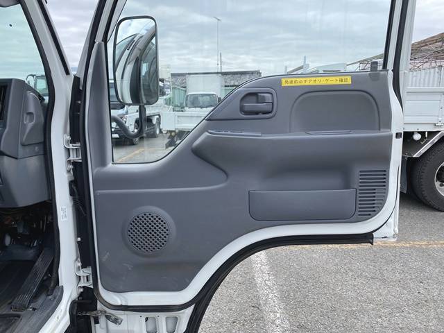 いすゞエルフ平ボディ小型（2t・3t）[写真30]