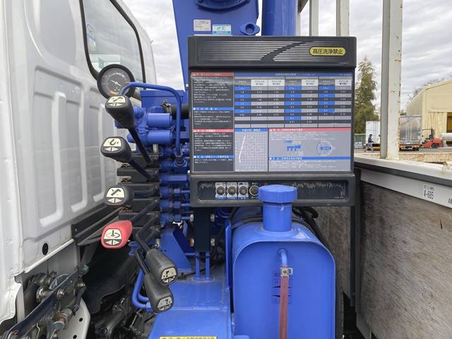 いすゞエルフクレーン4段小型（2t・3t）[写真17]