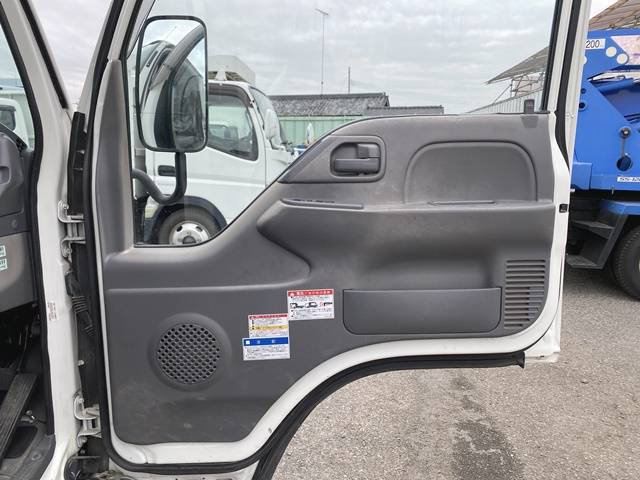 いすゞエルフクレーン4段小型（2t・3t）[写真31]