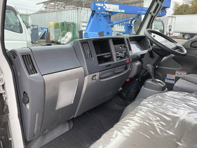 いすゞエルフクレーン4段小型（2t・3t）[写真32]