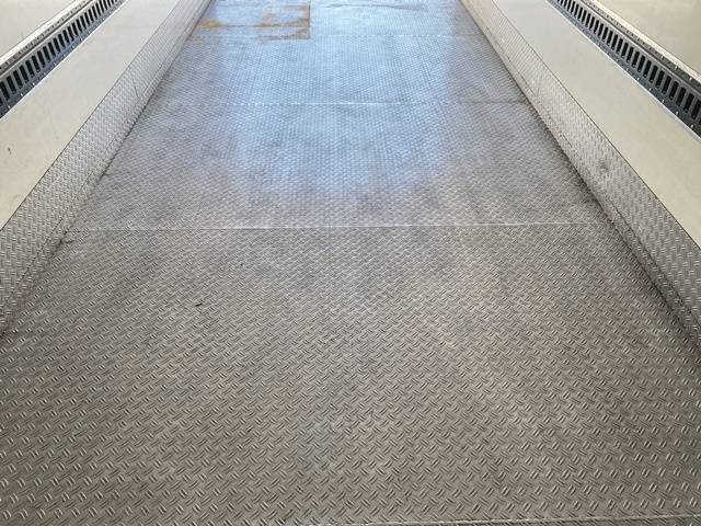 日野レンジャー冷凍車（冷蔵車）中型（4t）[写真16]