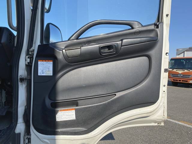 日野レンジャー冷凍車（冷蔵車）中型（4t）[写真28]