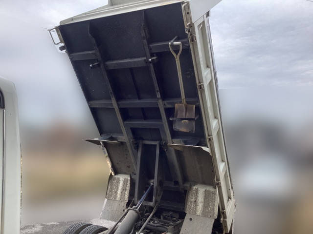 三菱ふそうキャンターダンプ小型（2t・3t）[写真15]