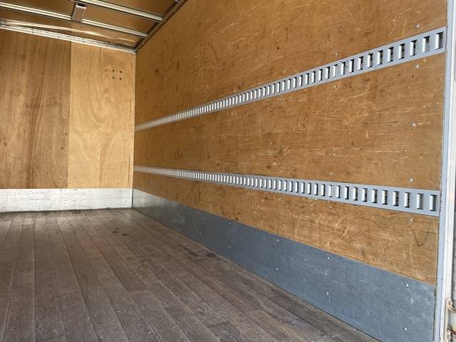 三菱ふそうキャンターアルミバン小型（2t・3t）[写真13]