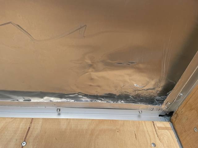 三菱ふそうキャンターアルミバン小型（2t・3t）[写真16]