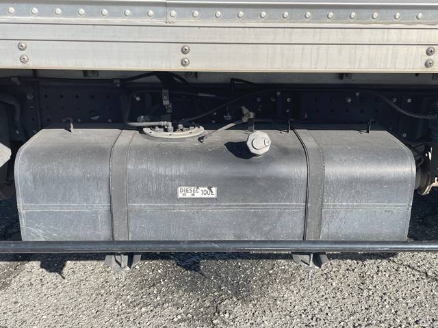 三菱ふそうキャンターアルミバン小型（2t・3t）[写真18]