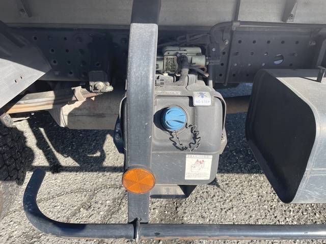 三菱ふそうキャンターアルミバン小型（2t・3t）[写真19]