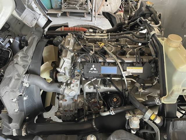 三菱ふそうキャンターアルミバン小型（2t・3t）[写真27]