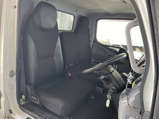 三菱ふそうキャンターアルミバン小型（2t・3t）[写真34]