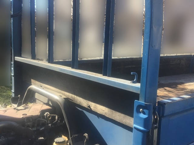 トヨタトヨエース平ボディ小型（2t・3t）[写真12]