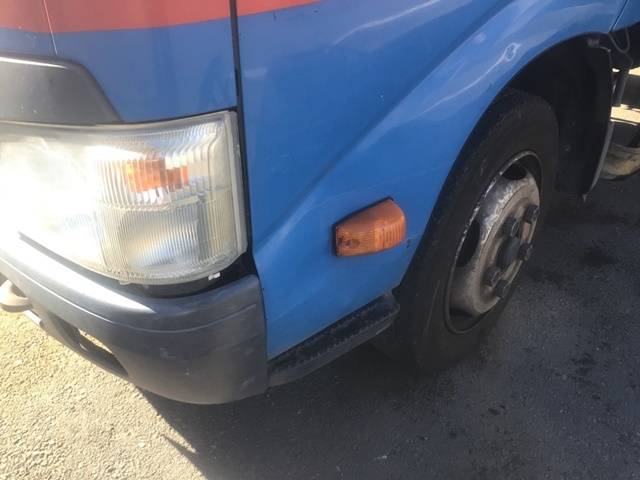 トヨタトヨエース平ボディ小型（2t・3t）[写真21]