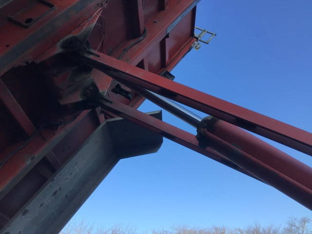 いすゞギガダンプ大型（10t）[写真10]