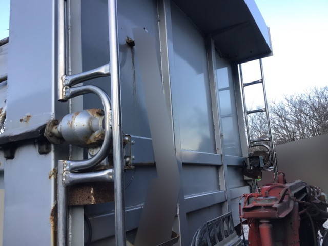 いすゞギガダンプ大型（10t）[写真28]