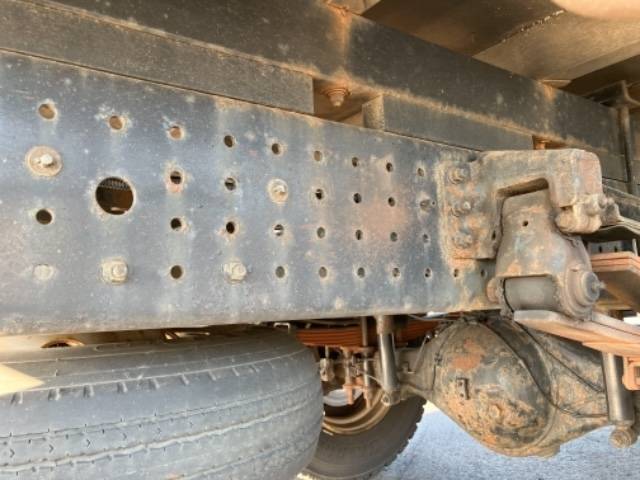 三菱ふそうキャンター平ボディ小型（2t・3t）[写真18]