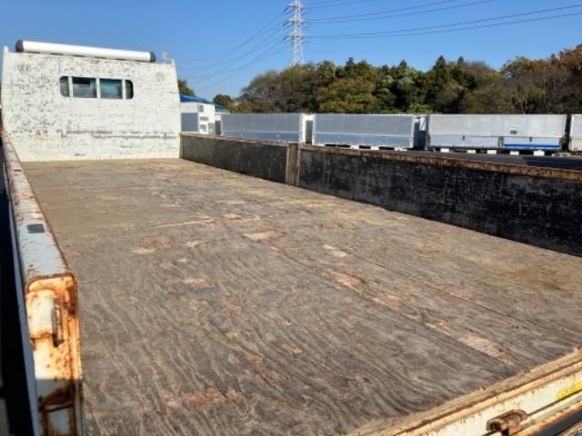 三菱ふそうキャンター平ボディ小型（2t・3t）[写真09]