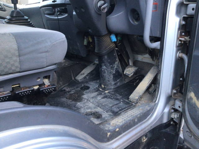 いすゞフォワードセルフクレーン3段中型（4t）[写真33]