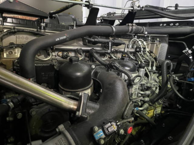 三菱ふそうスーパーグレートアルミウイング大型（10t）[写真24]