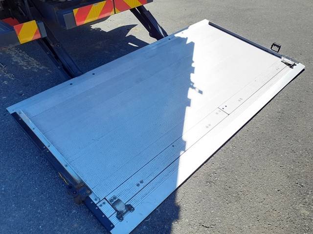 日野プロフィアアルミウイング大型（10t）[写真12]