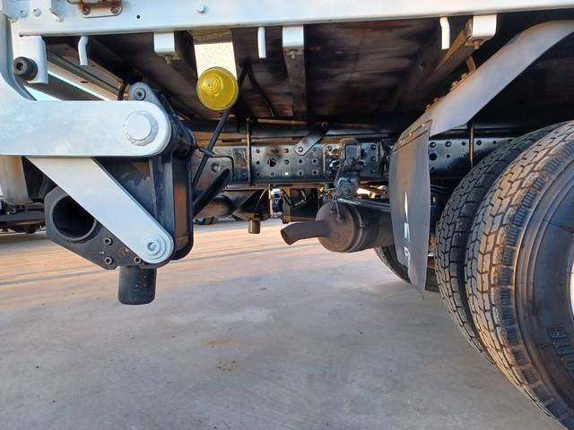 三菱ふそうキャンター平ボディ小型（2t・3t）[写真19]