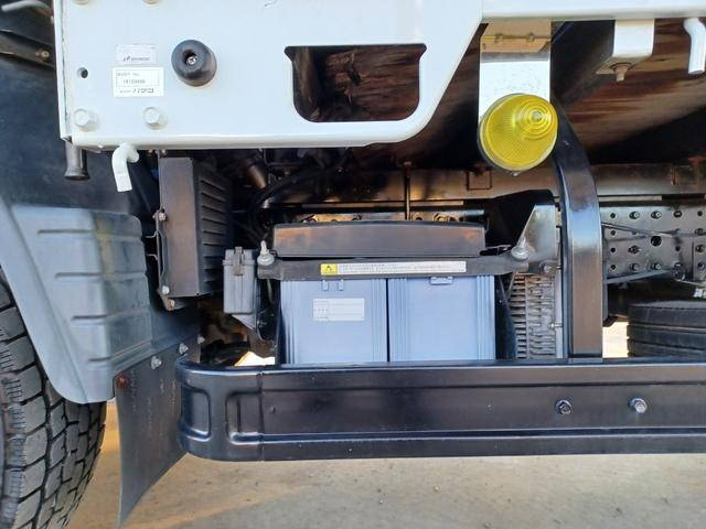 三菱ふそうキャンター平ボディ小型（2t・3t）[写真23]