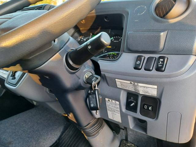 三菱ふそうキャンター平ボディ小型（2t・3t）[写真30]