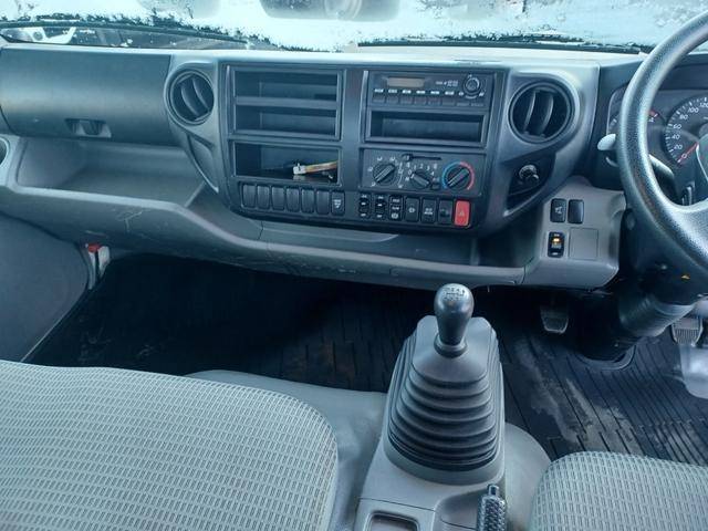 日野デュトロ平ボディ小型（2t・3t）[写真29]